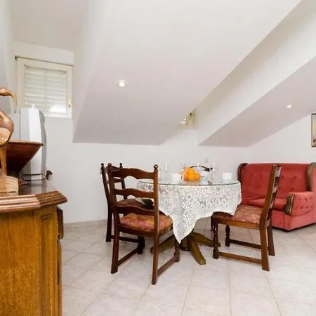 La Marina - Triplex Three Bedroom