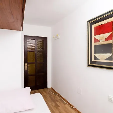 La Marina - Triplex Three Bedroom *